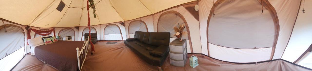 Al'S Hideaway Glamping Tents 호텔 Pipe Creek 외부 사진