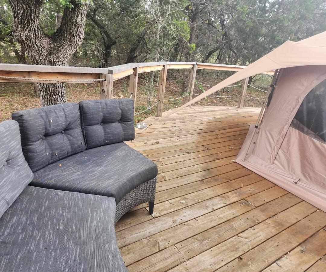 Al'S Hideaway Glamping Tents 호텔 Pipe Creek 외부 사진